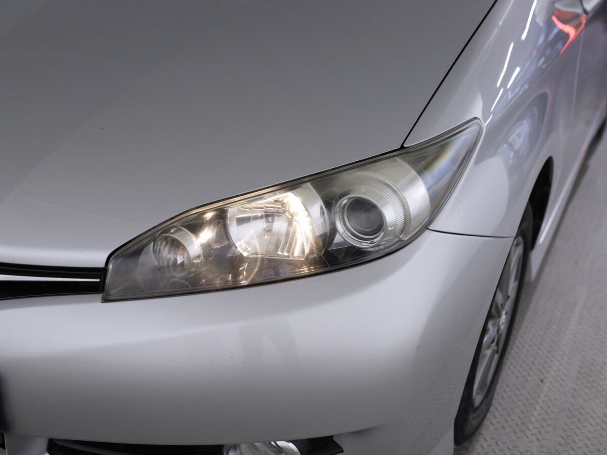 Toyota Wish 2017 - фото автомобиля