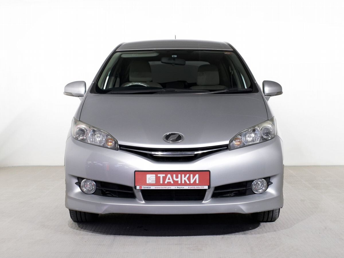 Toyota Wish 2017 - фото автомобиля