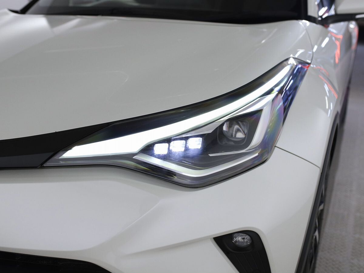 Toyota C-HR 2019 - фото автомобиля