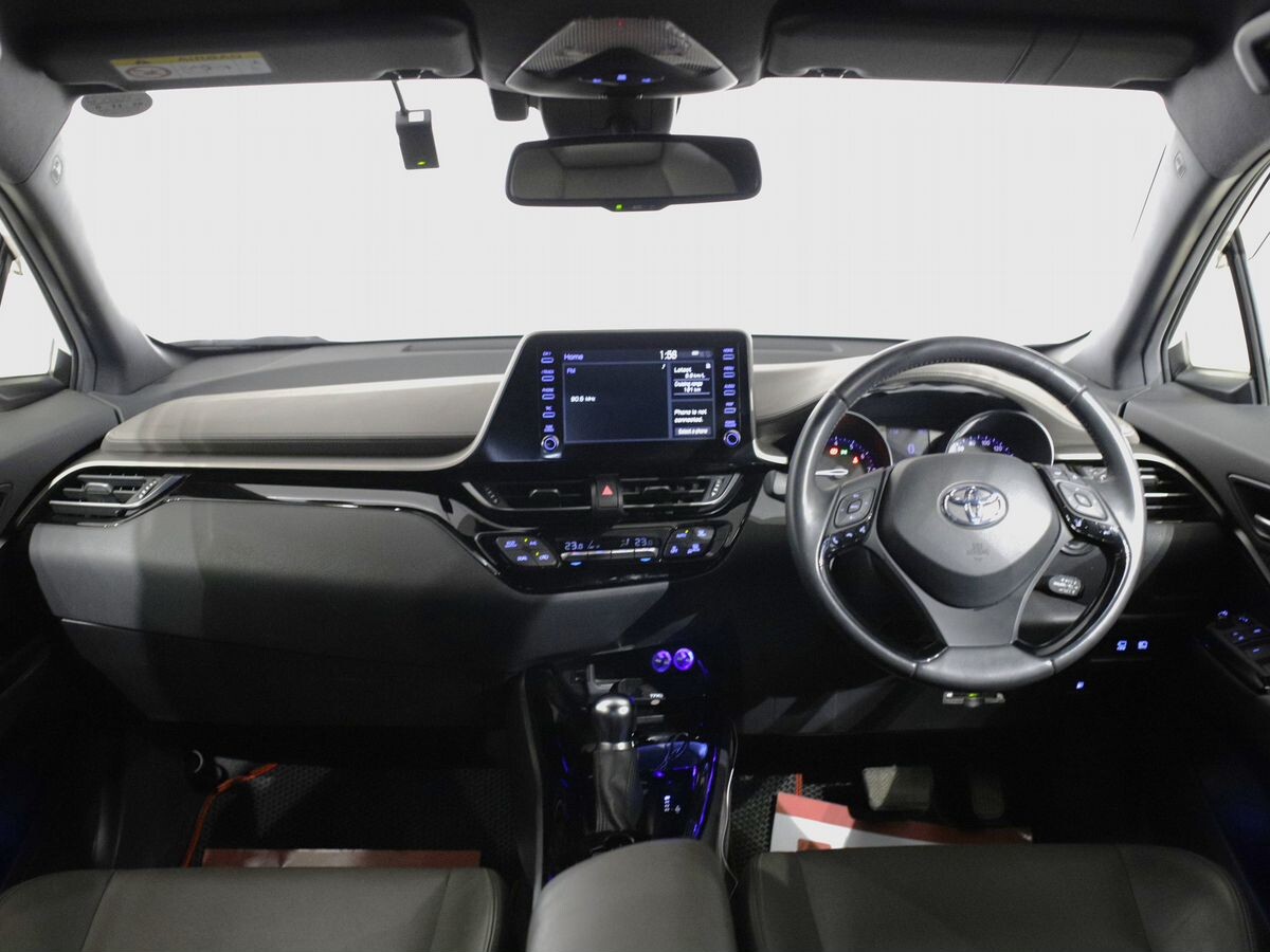 Toyota C-HR 2019 - фото автомобиля