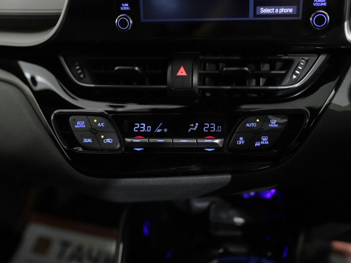Toyota C-HR 2019 - фото автомобиля
