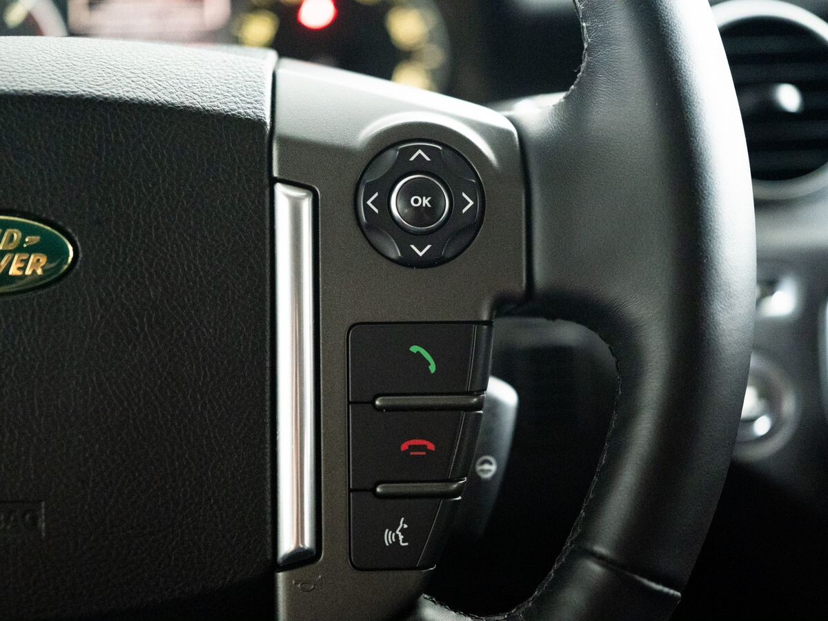 Land Rover Discovery 2010 - фото автомобиля