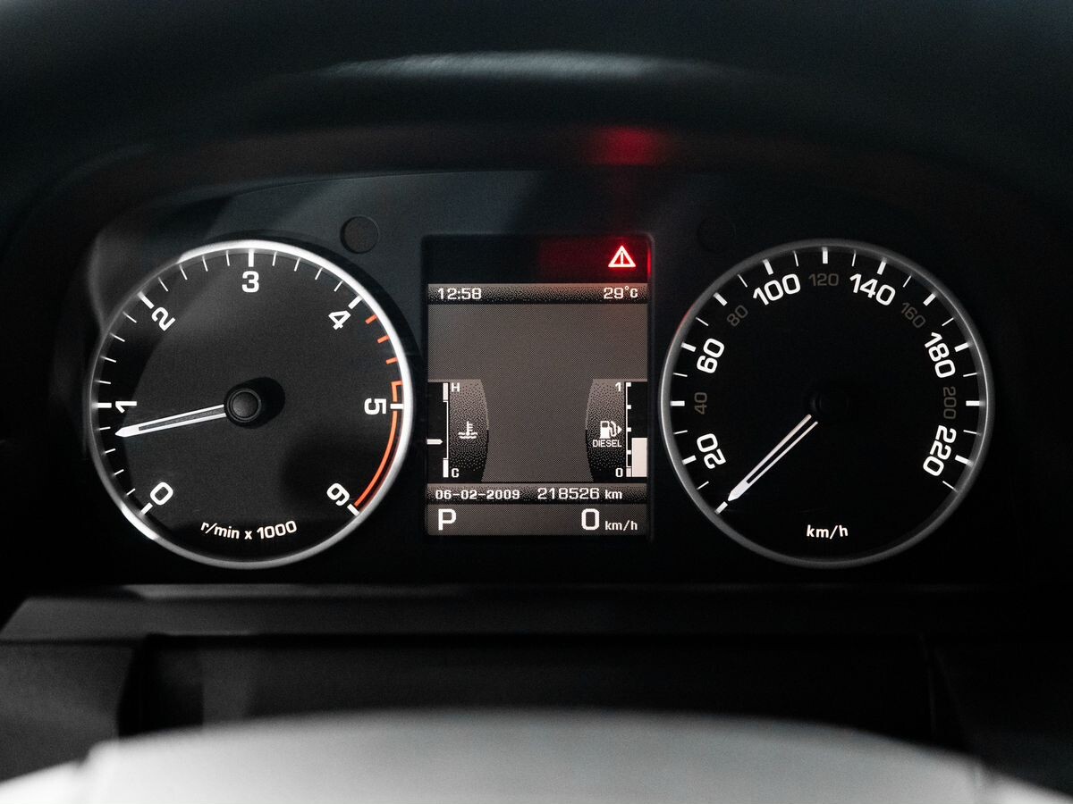 Land Rover Discovery 2010 - фото автомобиля