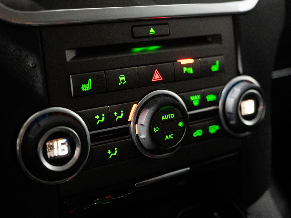 Land Rover Discovery 2010 - фото автомобиля