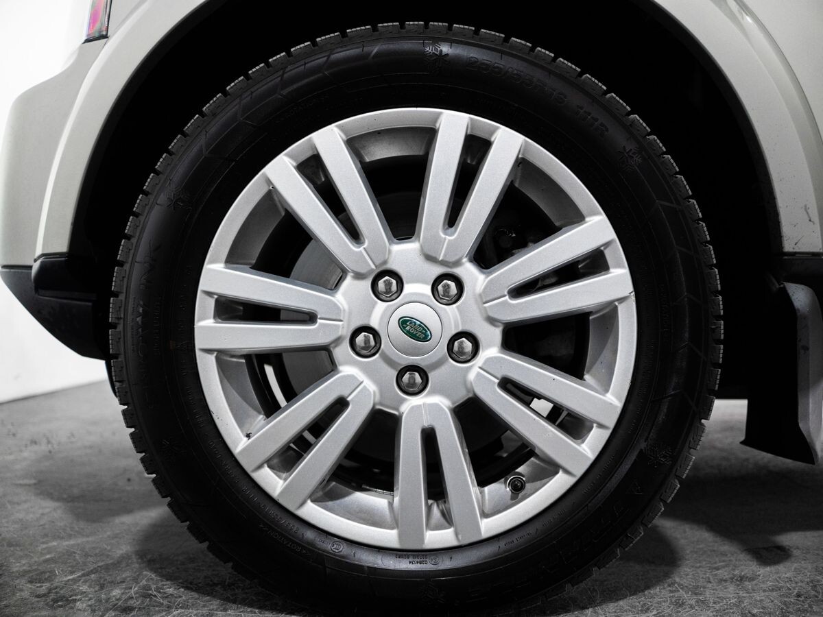 Land Rover Discovery 2010 - фото автомобиля