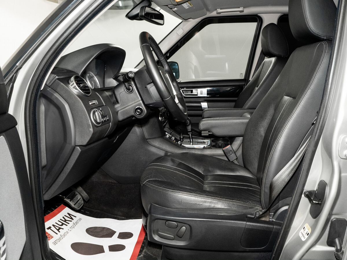 Land Rover Discovery 2010 - фото автомобиля