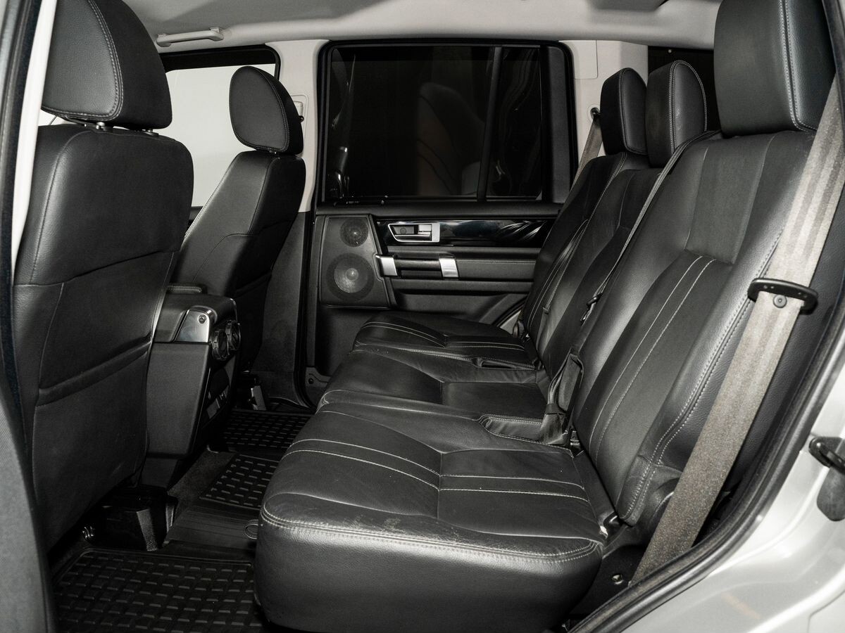 Land Rover Discovery 2010 - фото автомобиля