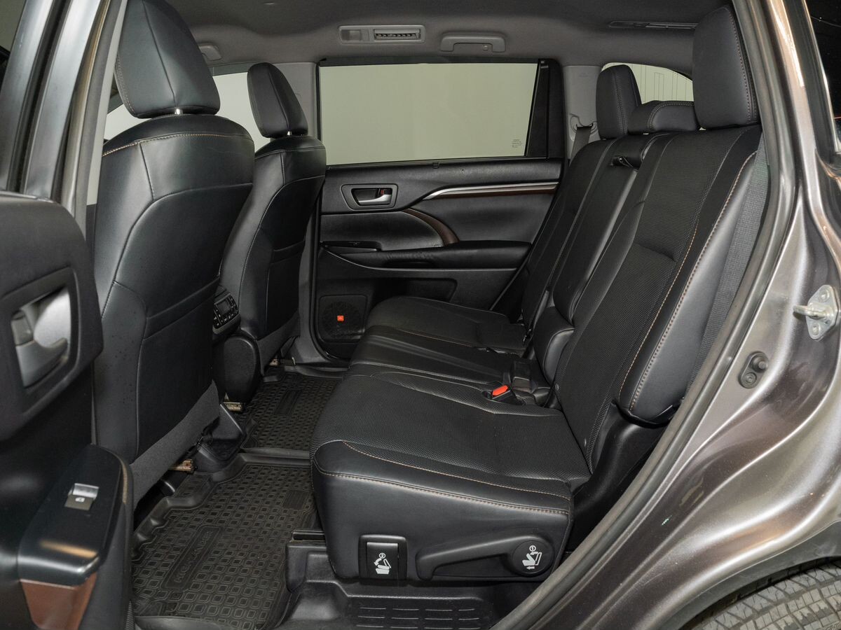 Toyota Highlander 2015 - фото автомобиля