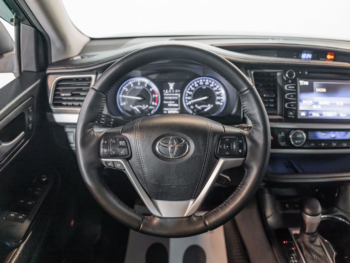 Toyota Highlander 2015 - фото автомобиля
