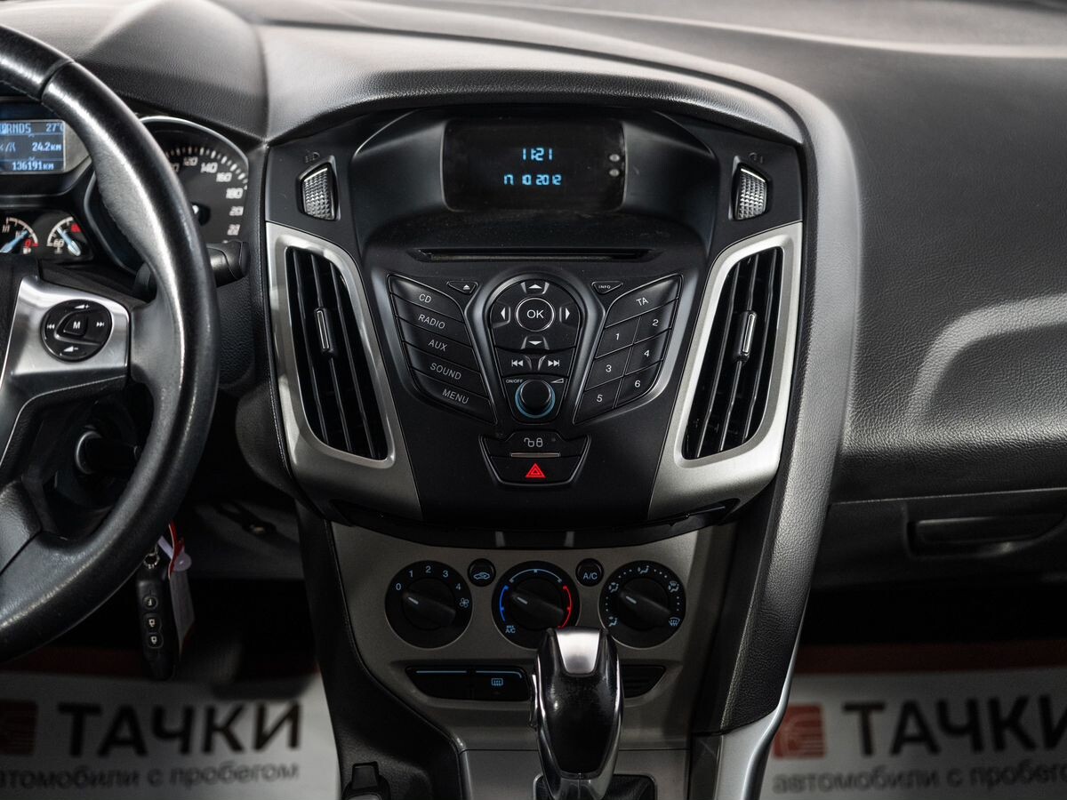 Ford Focus 2012 - фото автомобиля