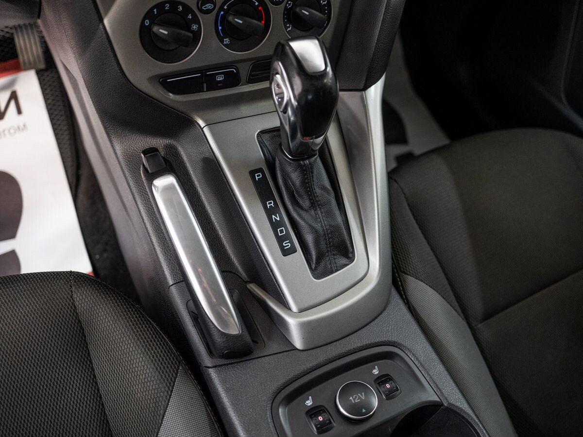 Ford Focus 2012 - фото автомобиля