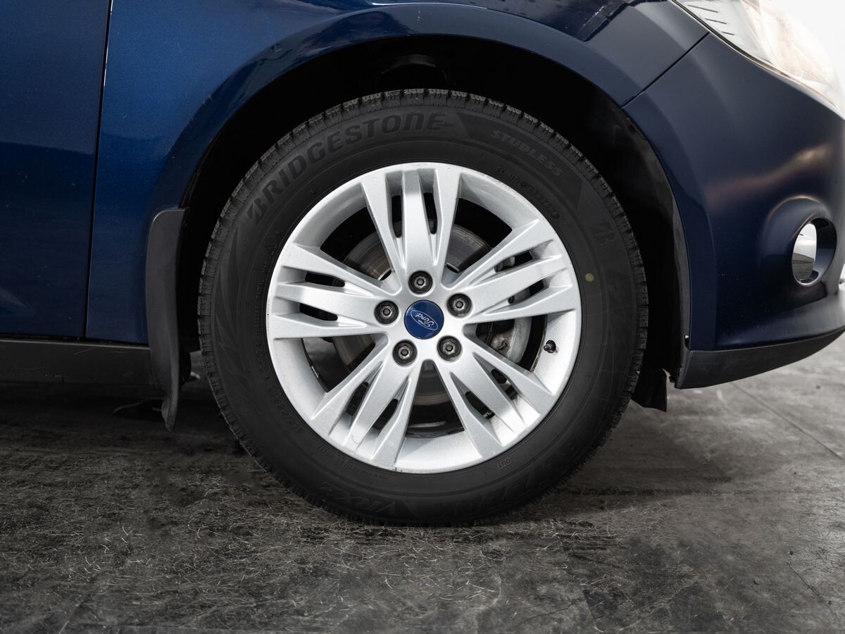 Ford Focus 2012 - фото автомобиля