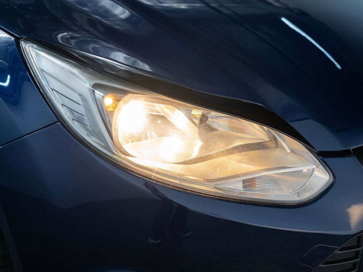 Ford Focus 2012 - фото автомобиля