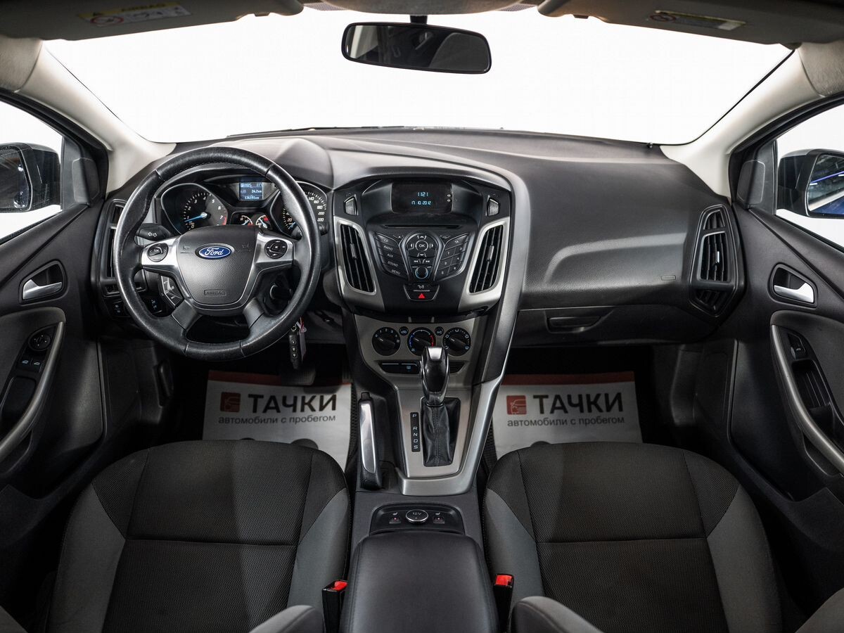Ford Focus 2012 - фото автомобиля