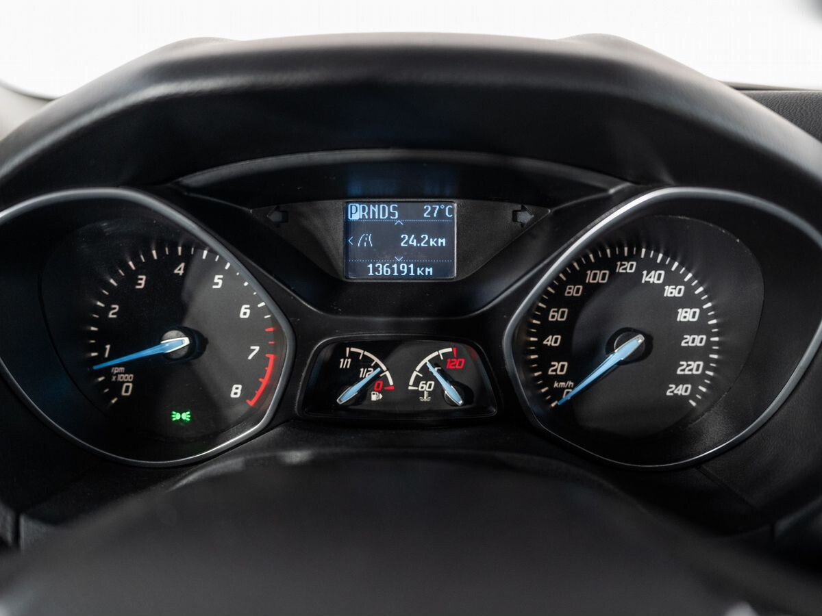 Ford Focus 2012 - фото автомобиля