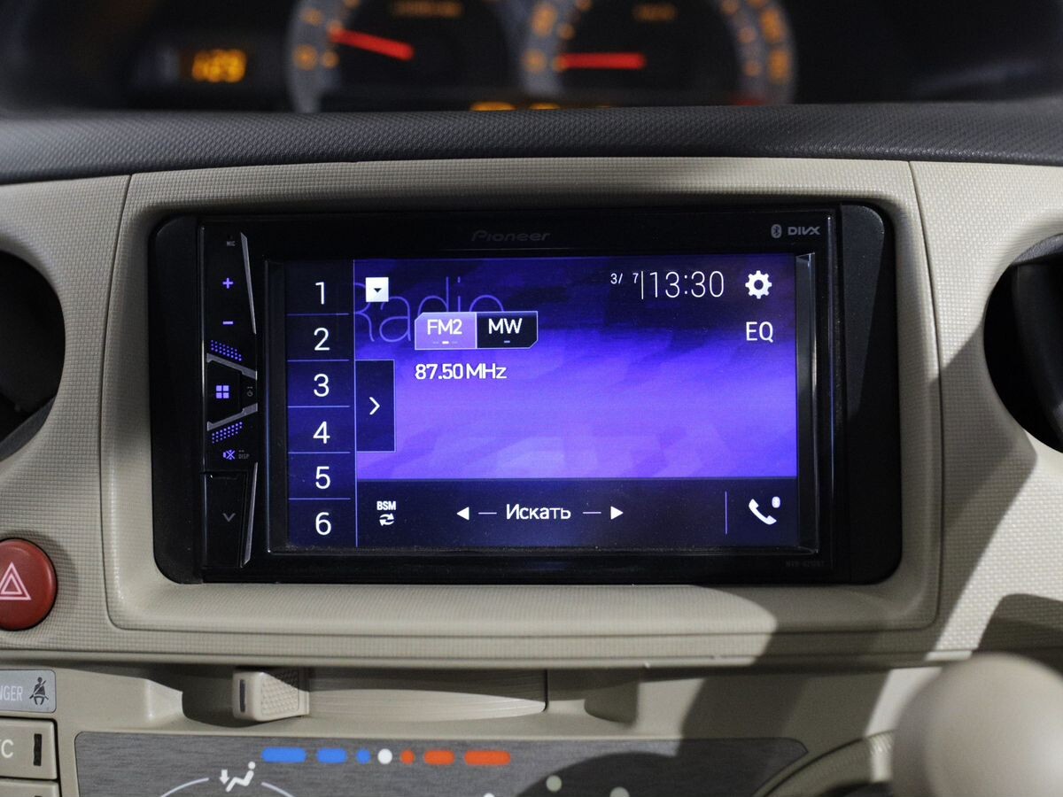 Toyota Sienta 2015 - фото автомобиля