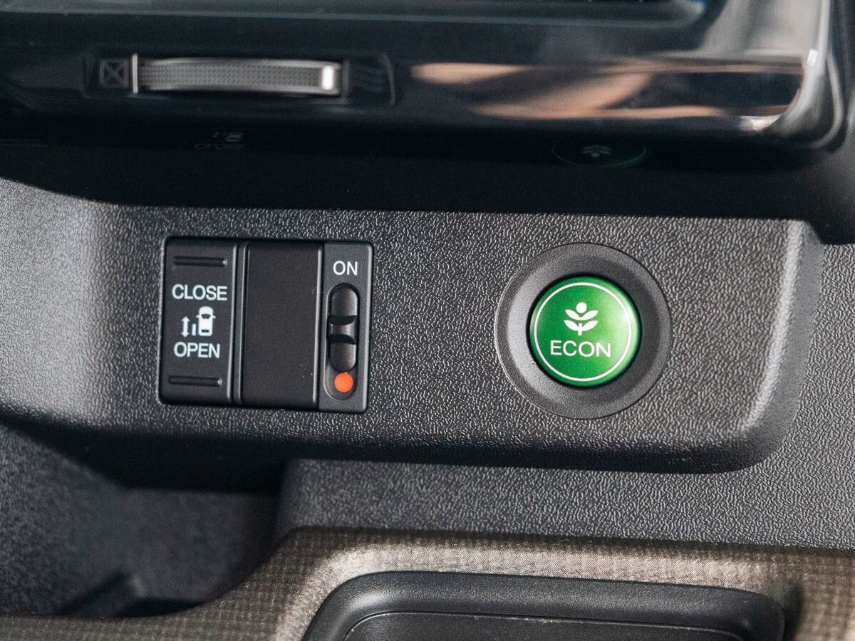 Honda Stepwgn 2016 - фото автомобиля