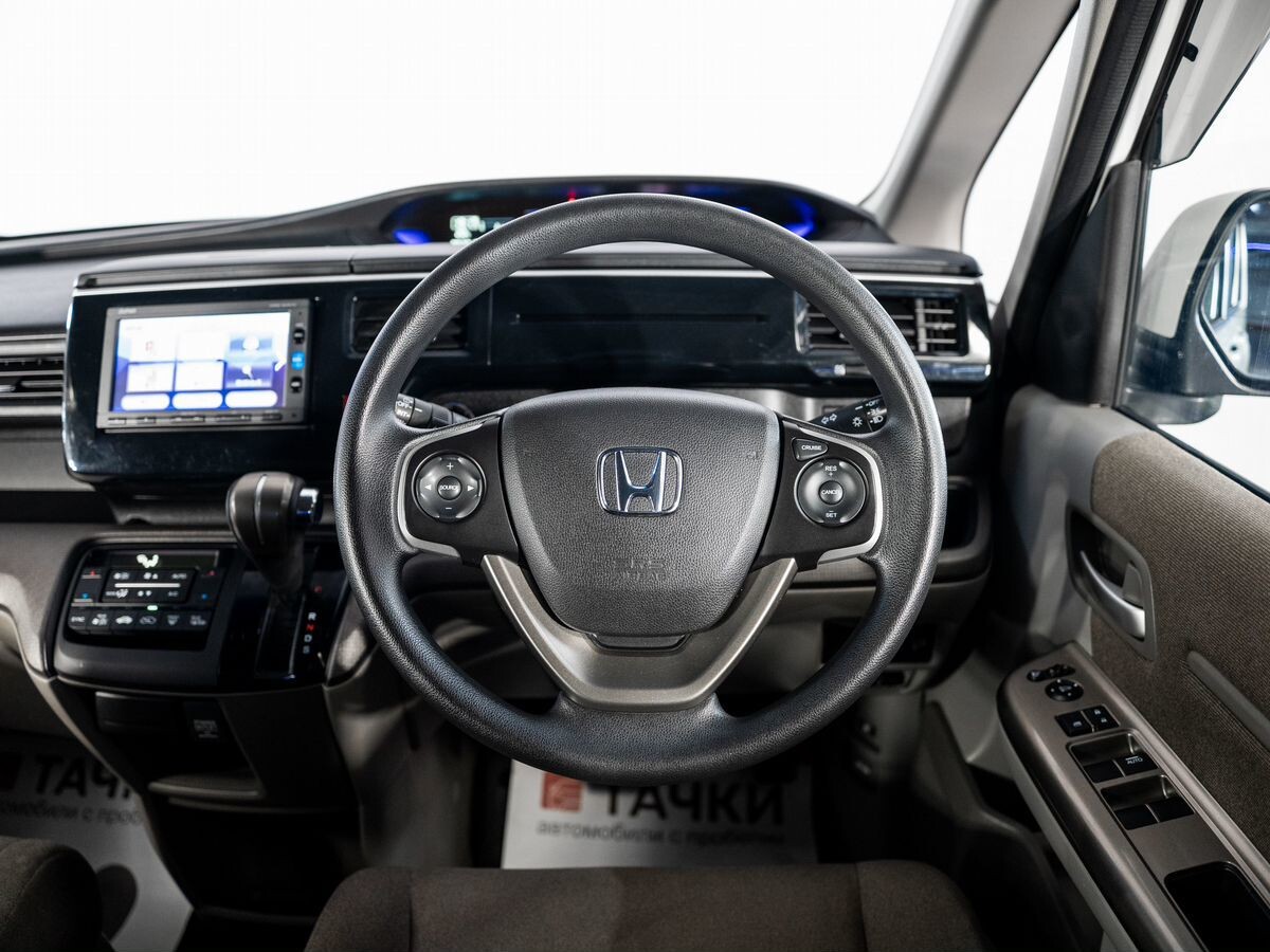 Honda Stepwgn 2016 - фото автомобиля
