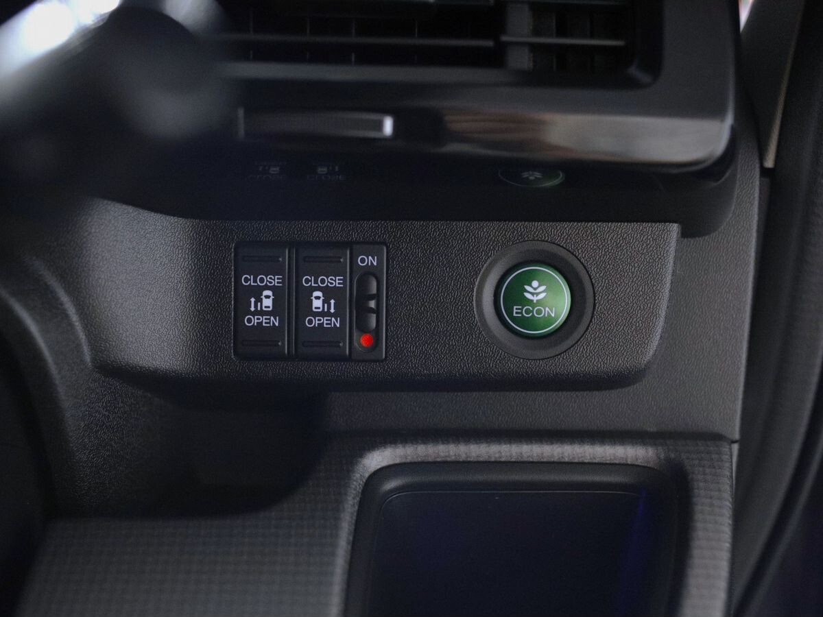 Honda Stepwgn 2020 - фото автомобиля