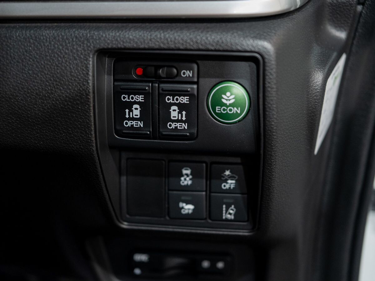 Honda Odyssey 2016 - фото автомобиля