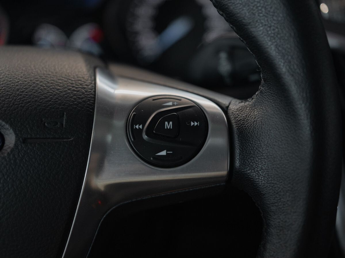 Ford Focus 2012 - фото автомобиля
