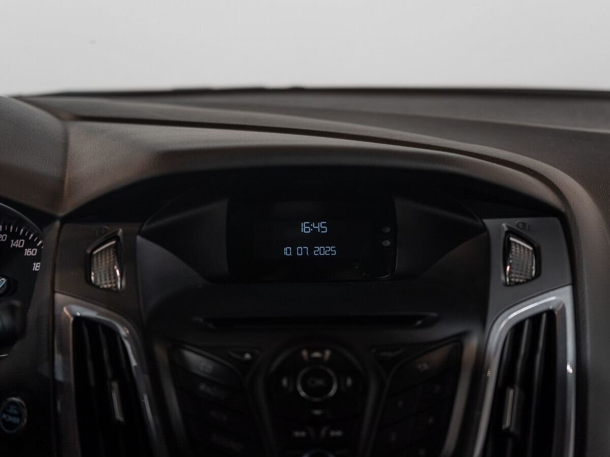 Ford Focus 2012 - фото автомобиля