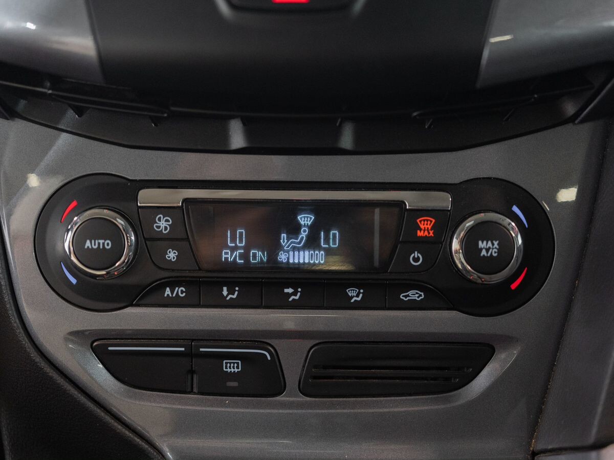 Ford Focus 2012 - фото автомобиля