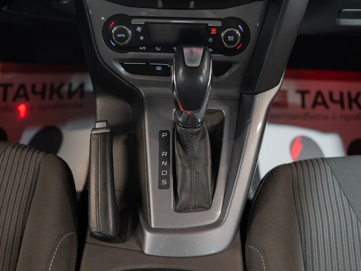 Ford Focus 2012 - фото автомобиля