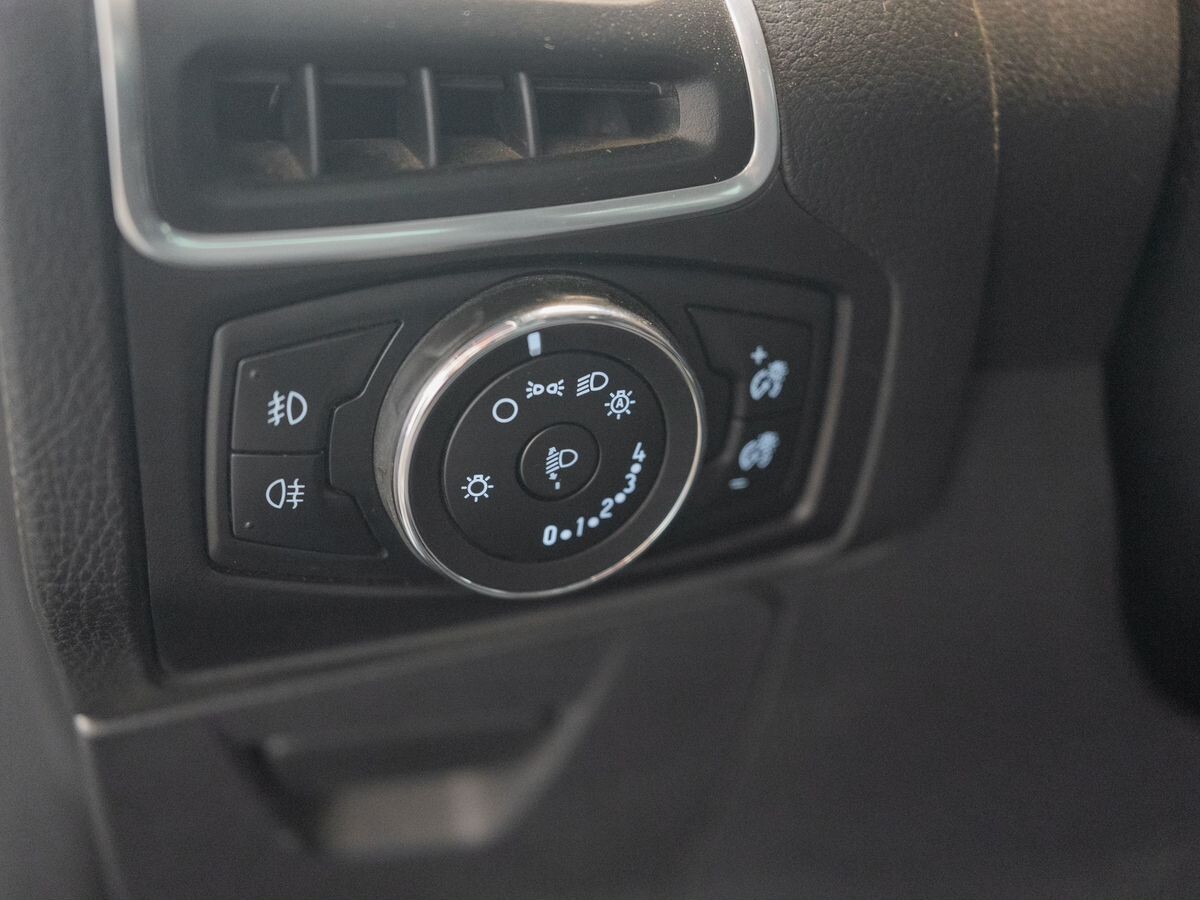 Ford Focus 2012 - фото автомобиля