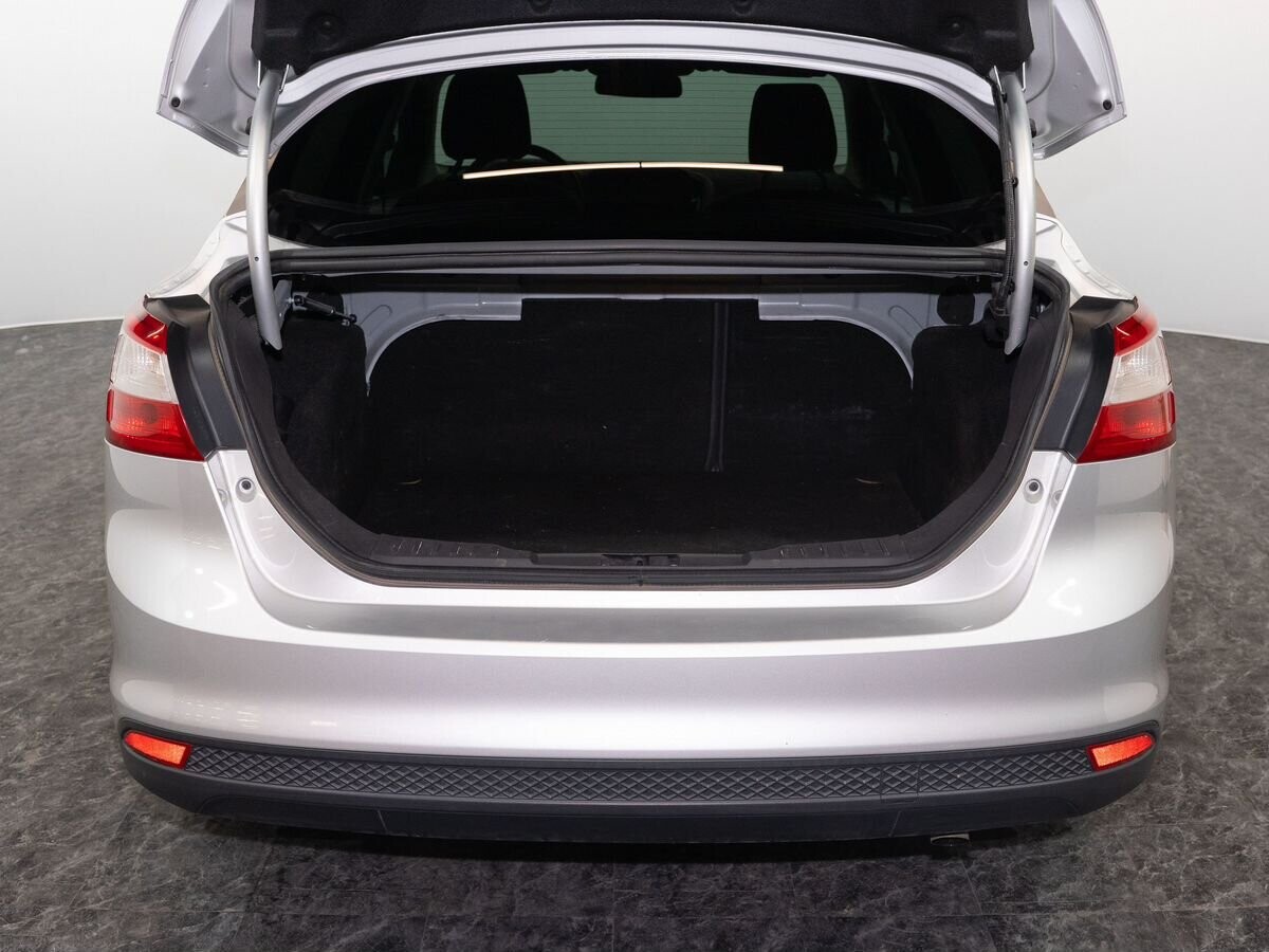 Ford Focus 2012 - фото автомобиля
