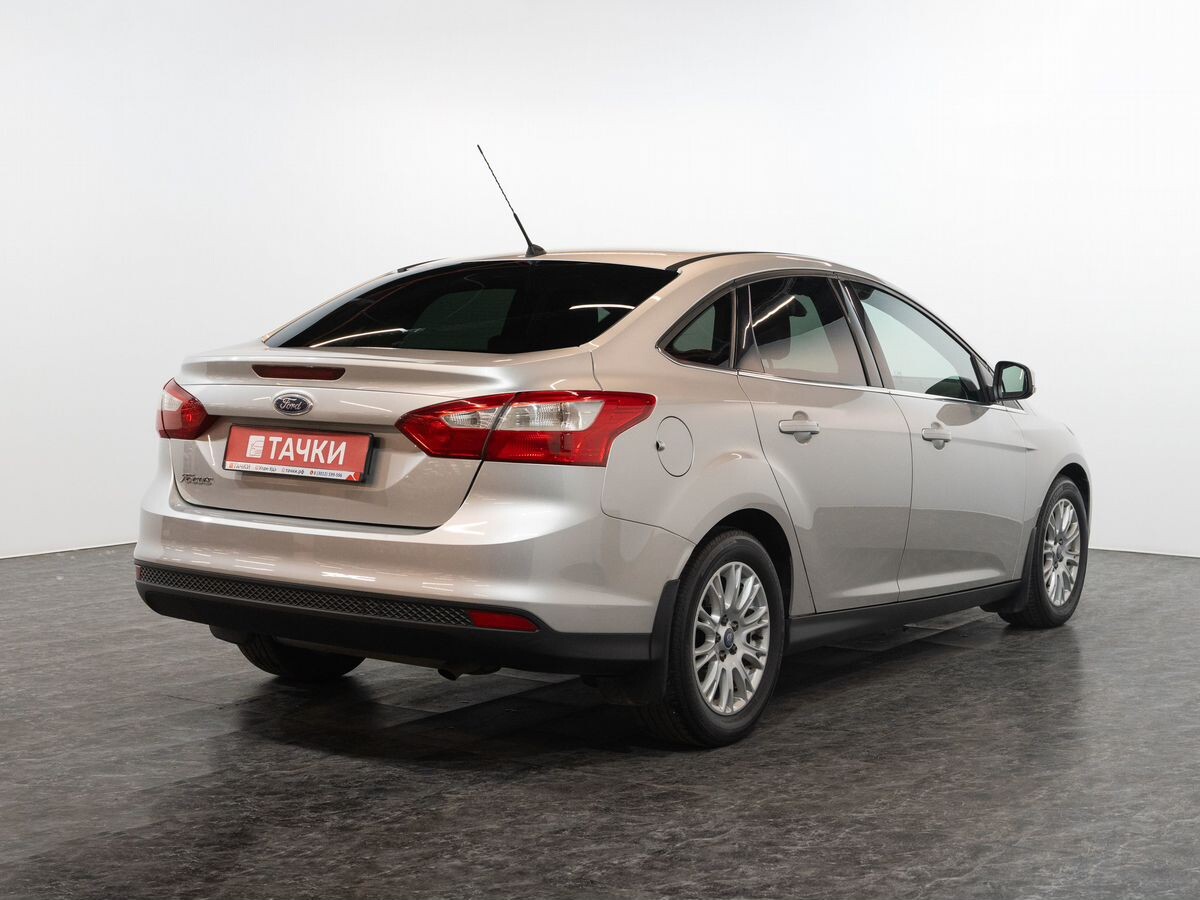 Ford Focus 2012 - фото автомобиля