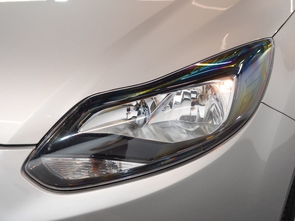Ford Focus 2012 - фото автомобиля