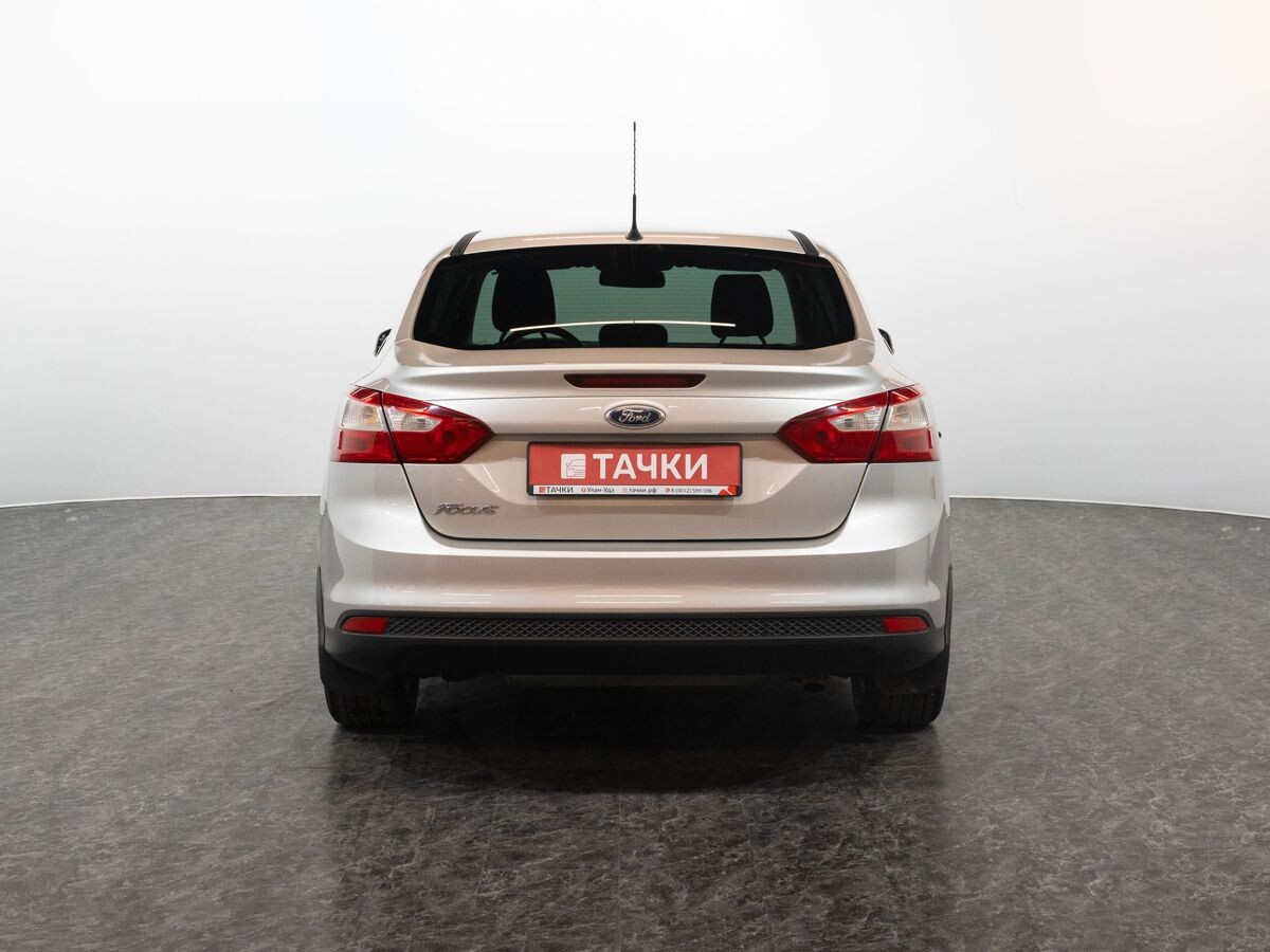 Ford Focus 2012 - фото автомобиля