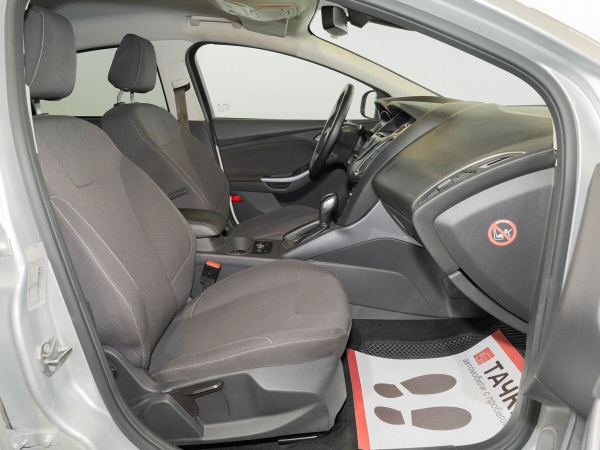 Ford Focus 2012 - фото автомобиля