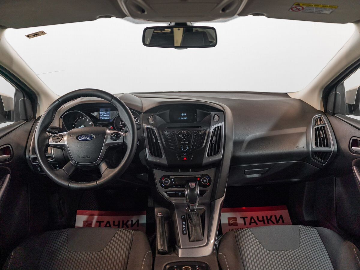 Ford Focus 2012 - фото автомобиля