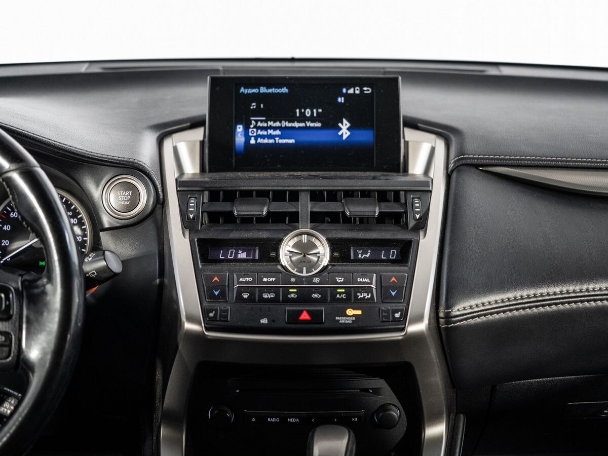 Lexus NX200 2015 - фото автомобиля