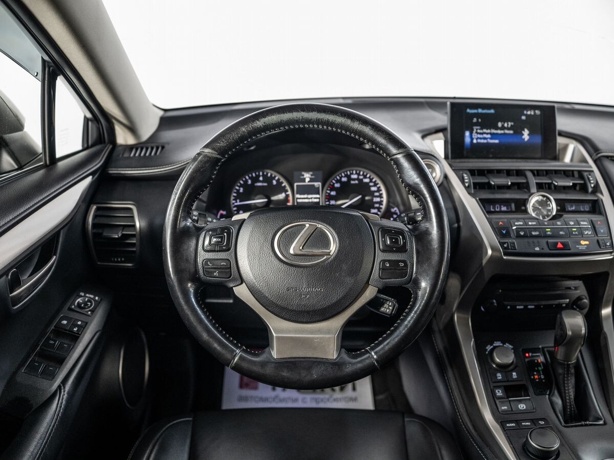 Lexus NX200 2015 - фото автомобиля