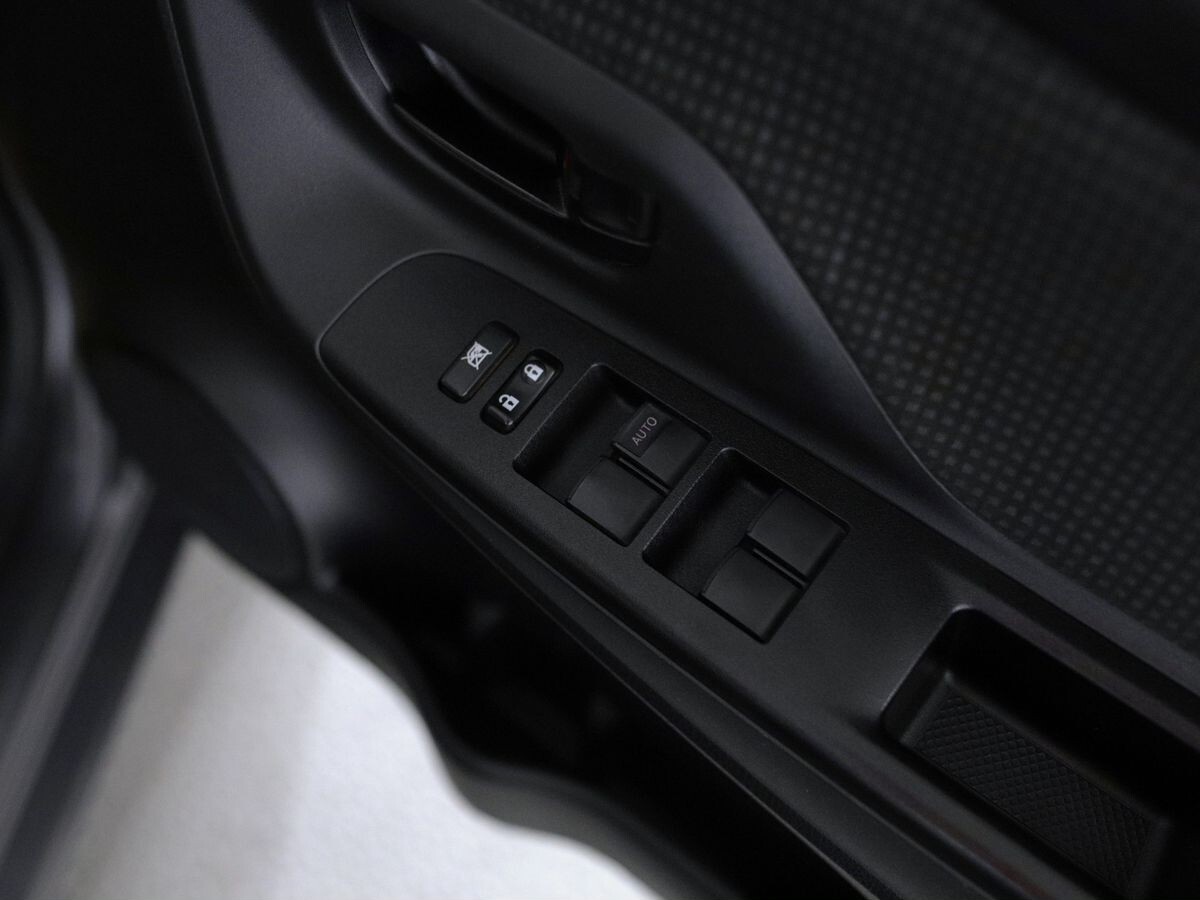 Toyota Vitz 2019 - фото автомобиля
