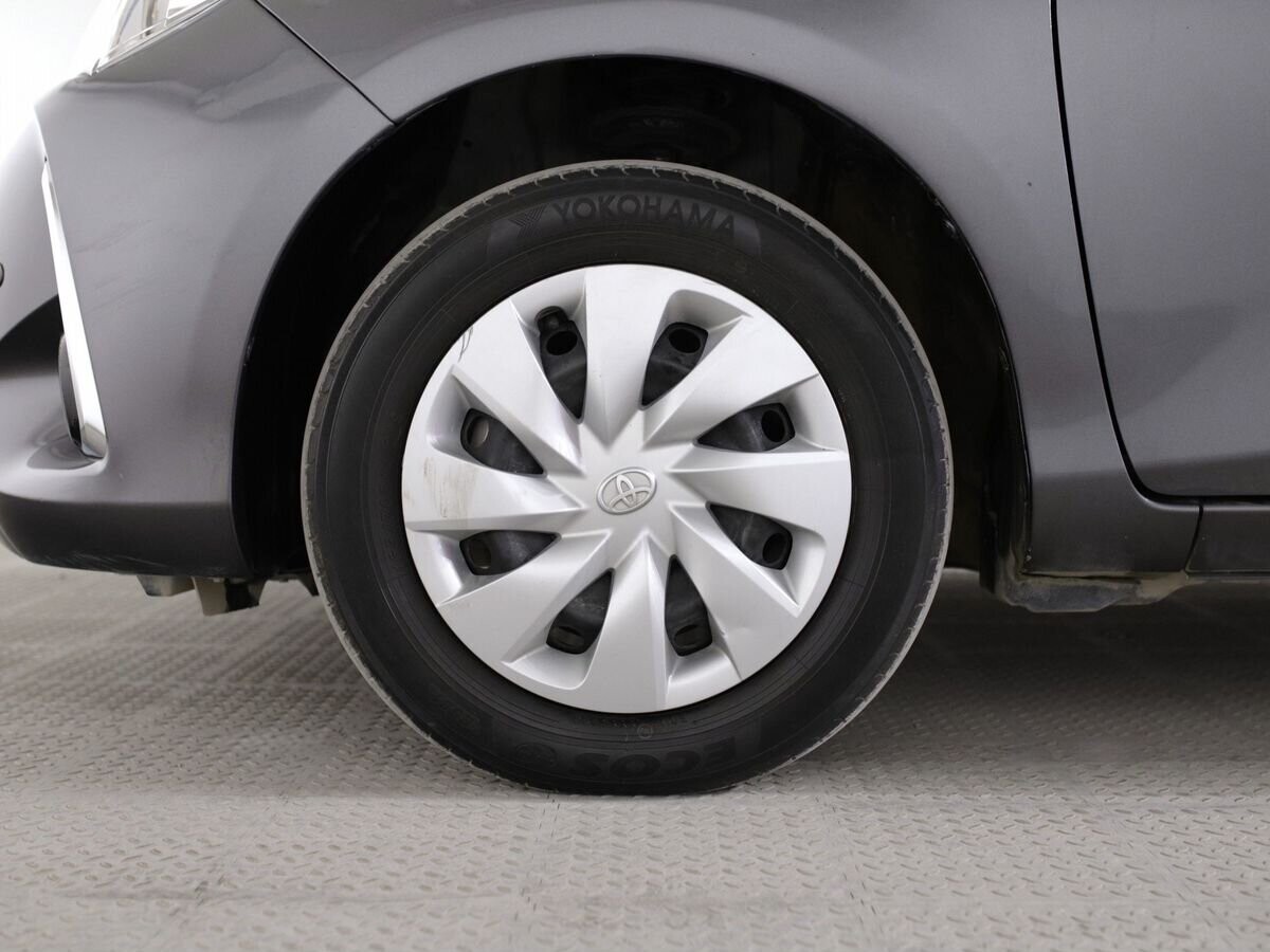 Toyota Vitz 2019 - фото автомобиля