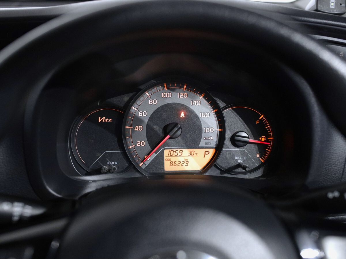 Toyota Vitz 2019 - фото автомобиля