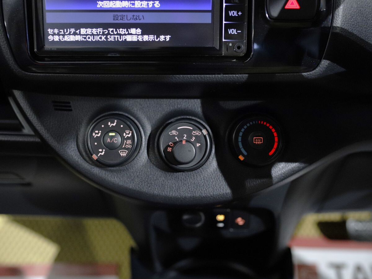 Toyota Vitz 2019 - фото автомобиля