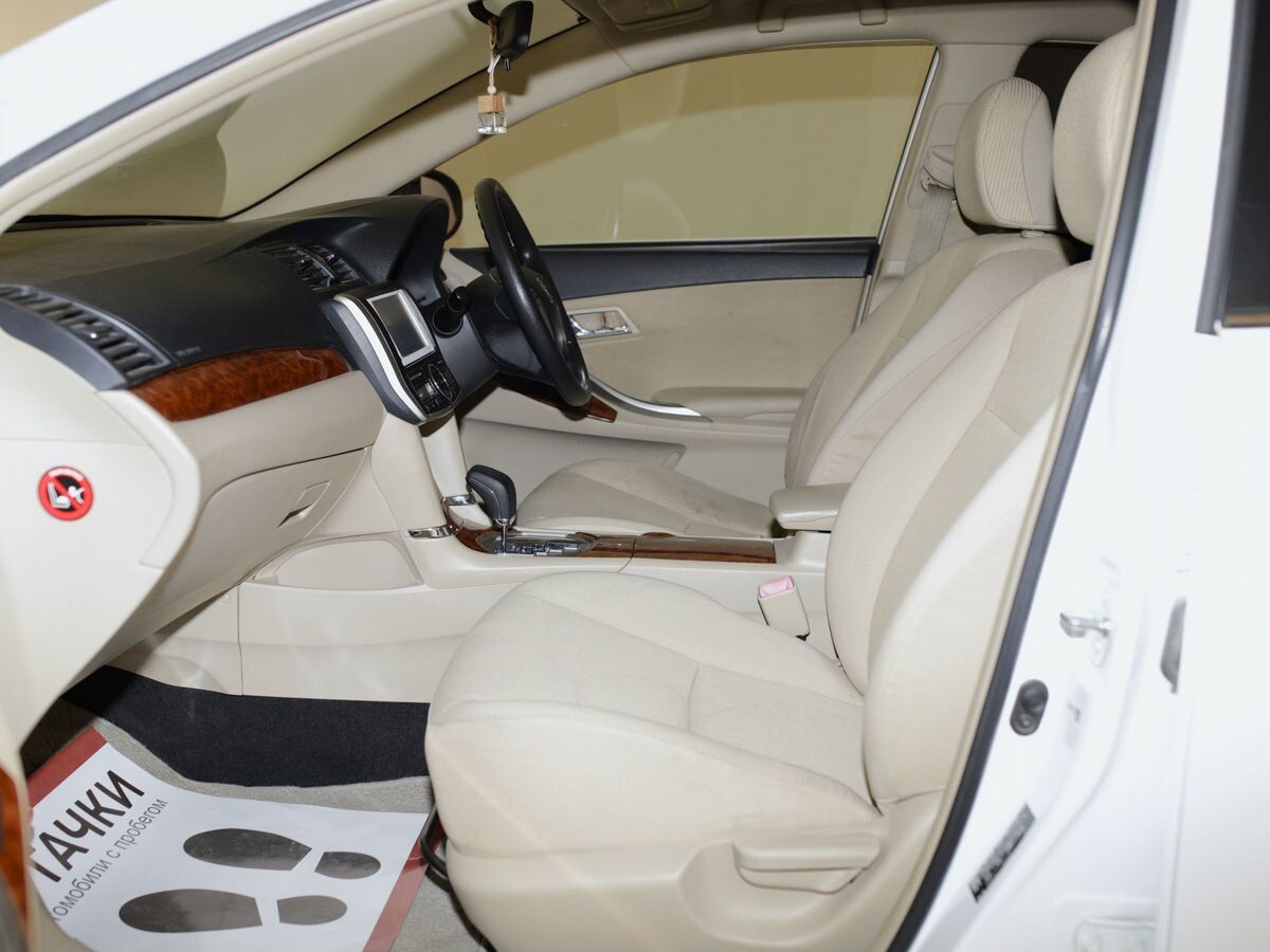Toyota Premio 2013 - фото автомобиля