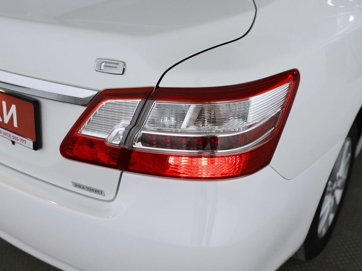 Toyota Premio 2013 - фото автомобиля