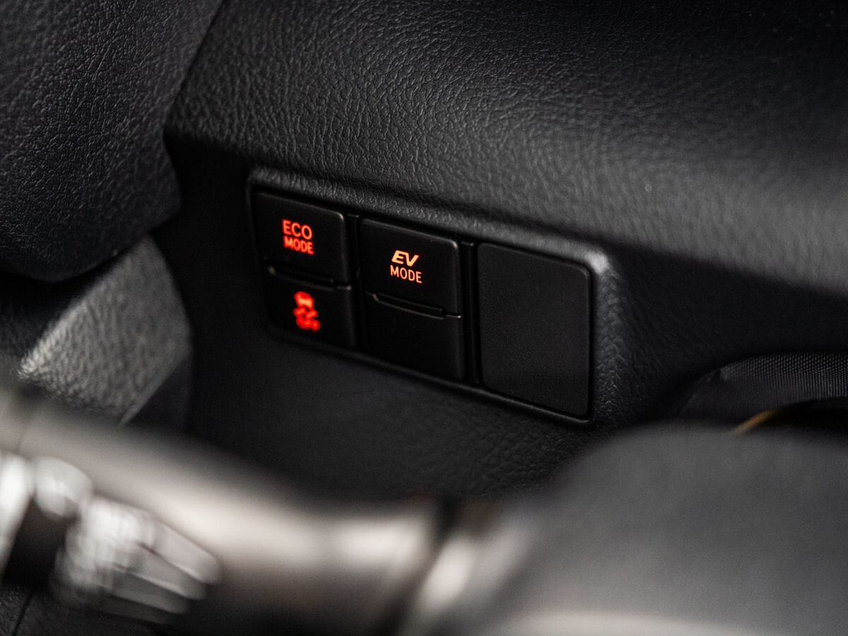 Toyota Sienta 2018 - фото автомобиля