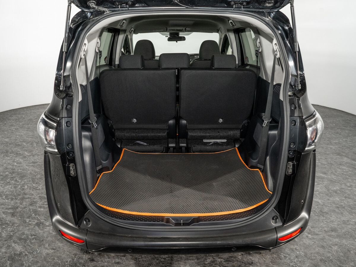 Toyota Sienta 2018 - фото автомобиля