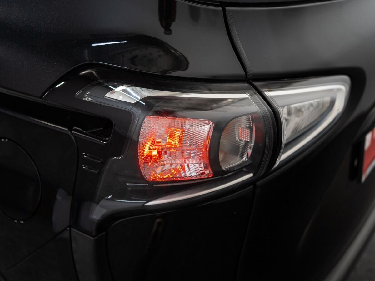 Toyota Sienta 2018 - фото автомобиля