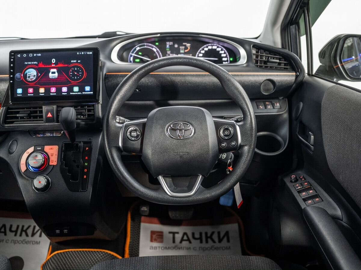 Toyota Sienta 2018 - фото автомобиля