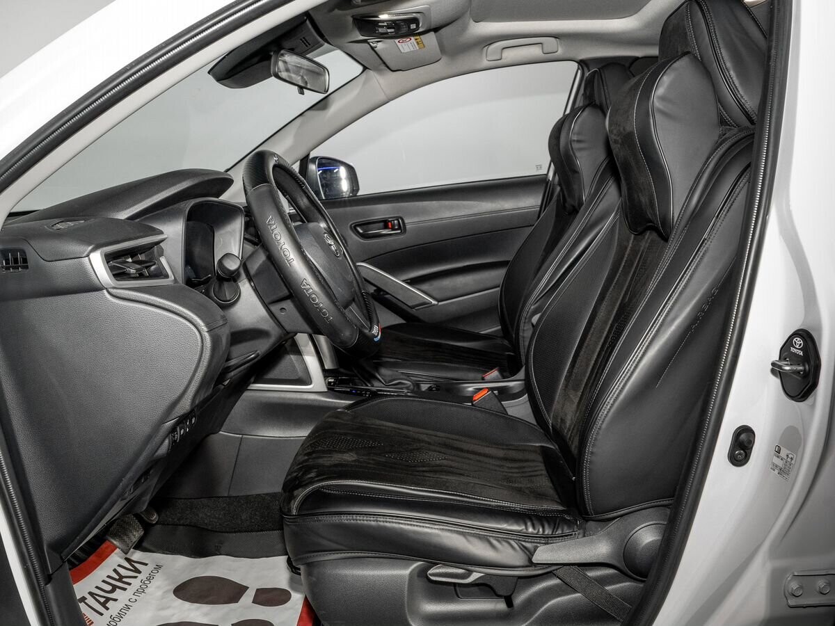 Toyota Corolla Cross 2025 - фото автомобиля