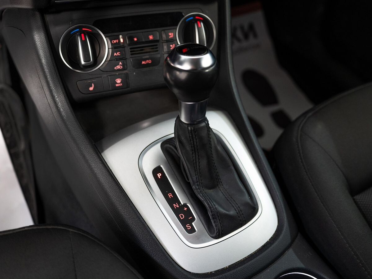 Audi Q3 2015 - фото автомобиля