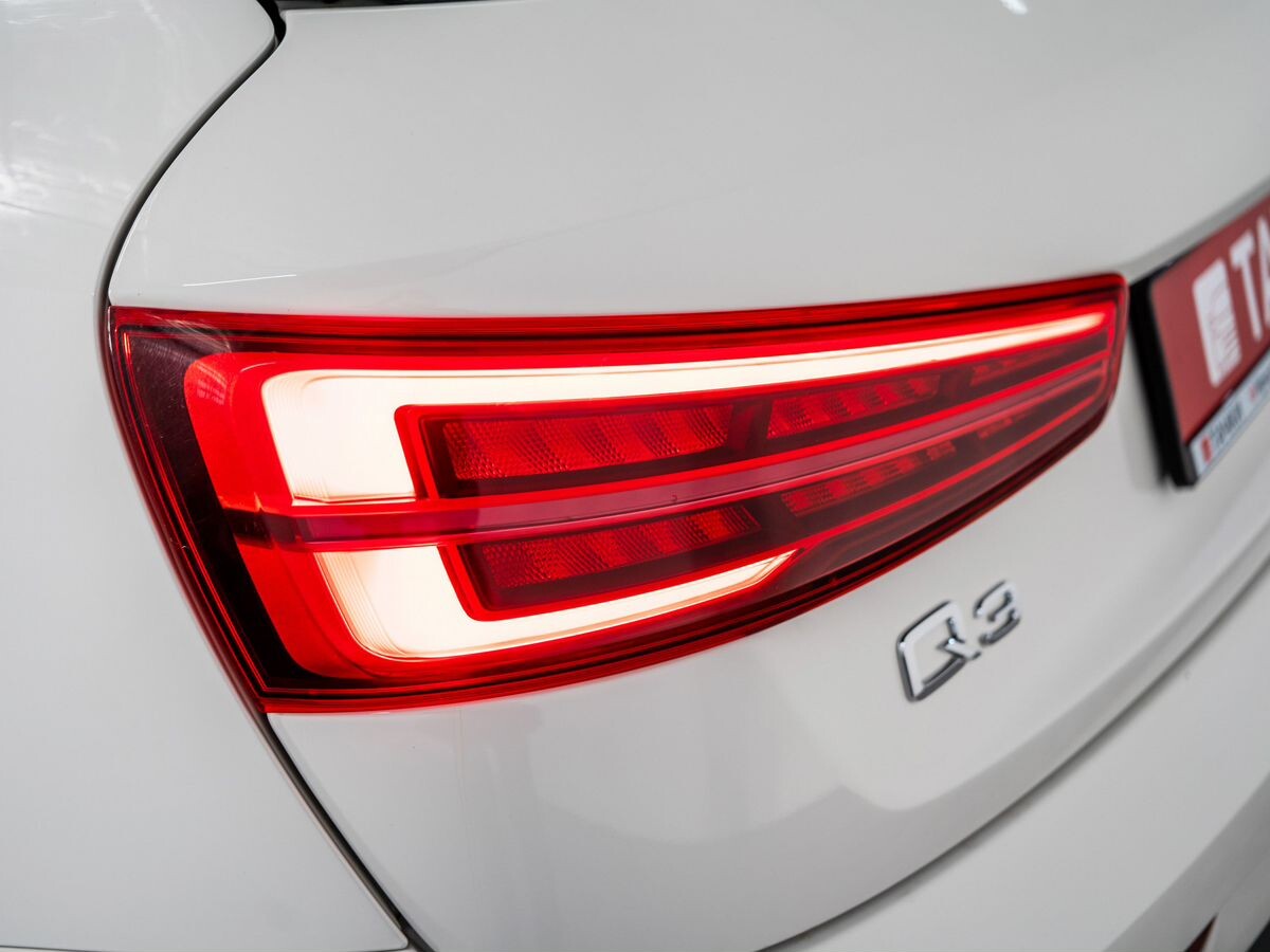 Audi Q3 2015 - фото автомобиля